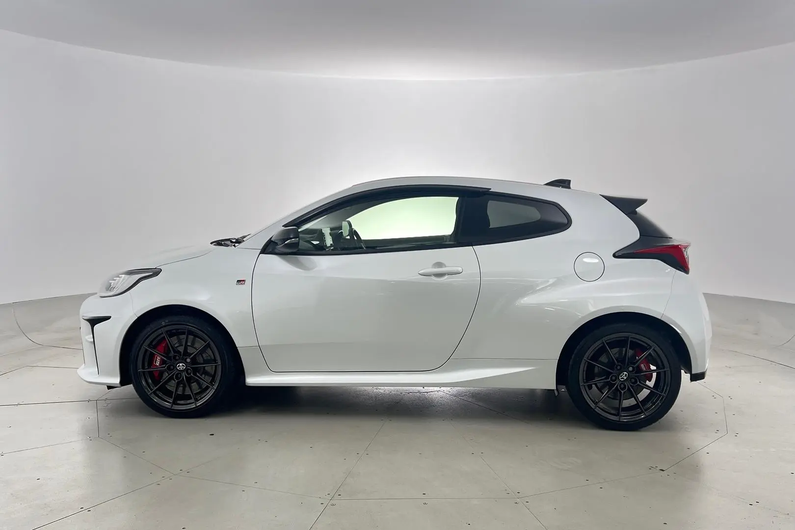 2021 Toyota Yaris Gallery Image 8