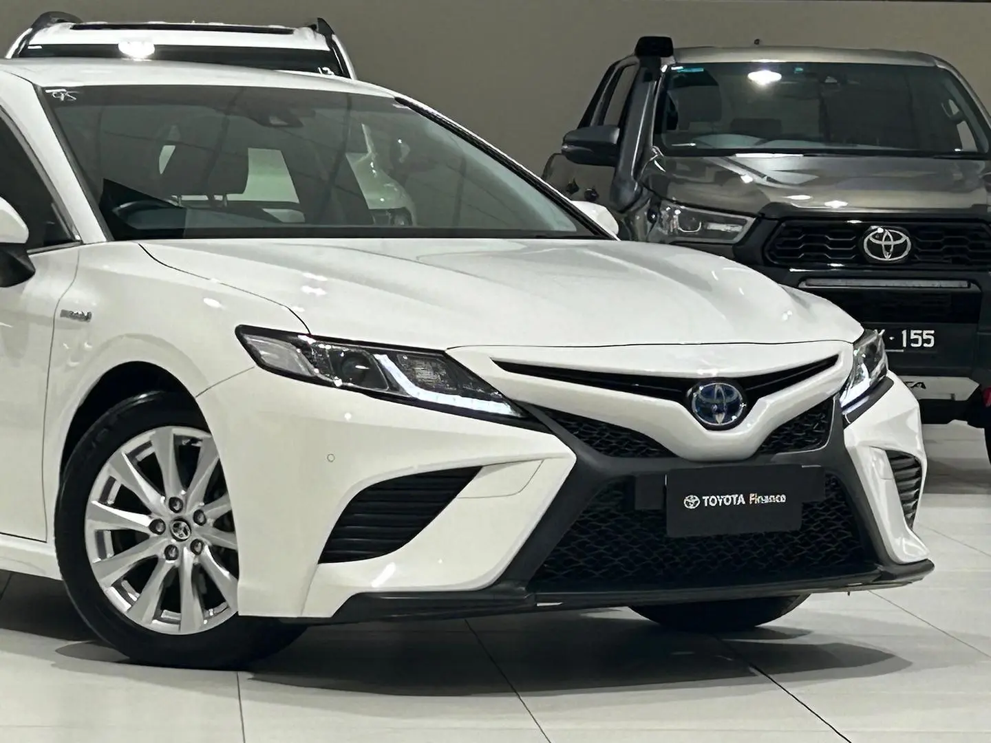 2020 Toyota Camry Gallery Image 3