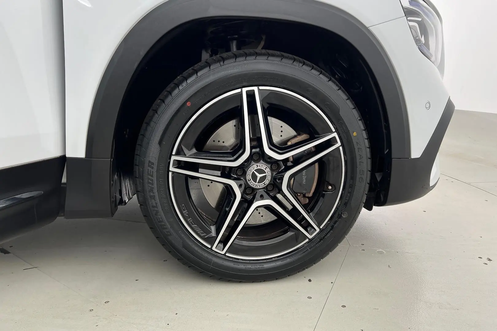 2021 Mercedes-Benz GLB-Class Gallery Image 12