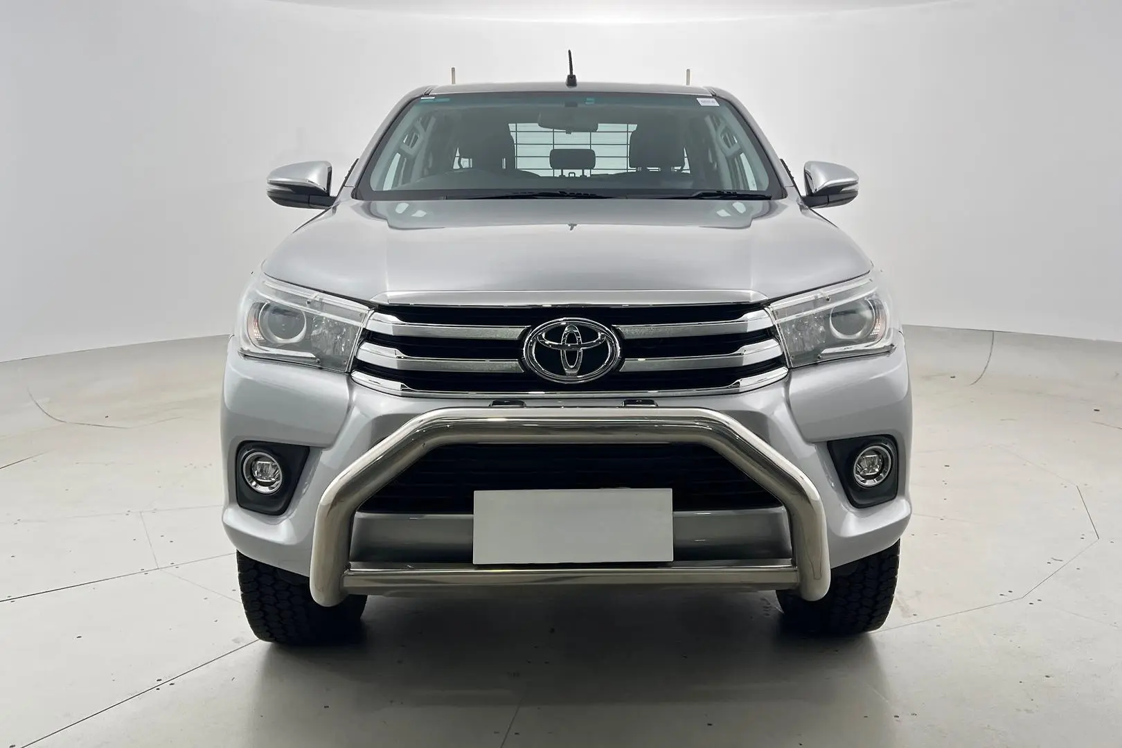 2018 Toyota Hilux Gallery Image 6