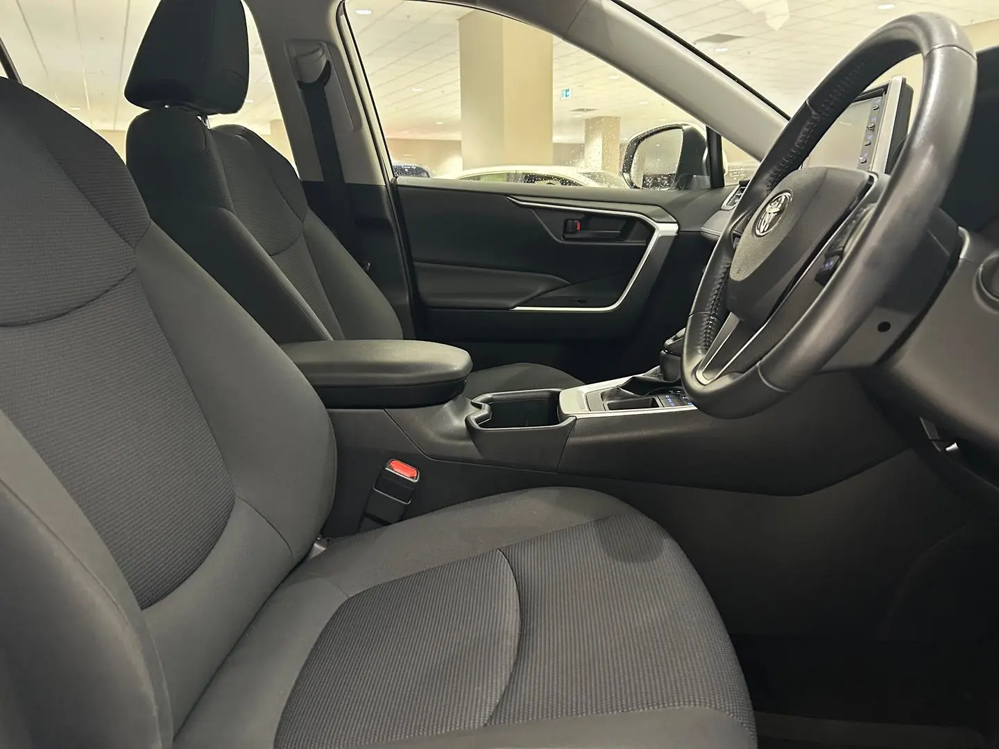 2022 Toyota RAV4 Gallery Image 12