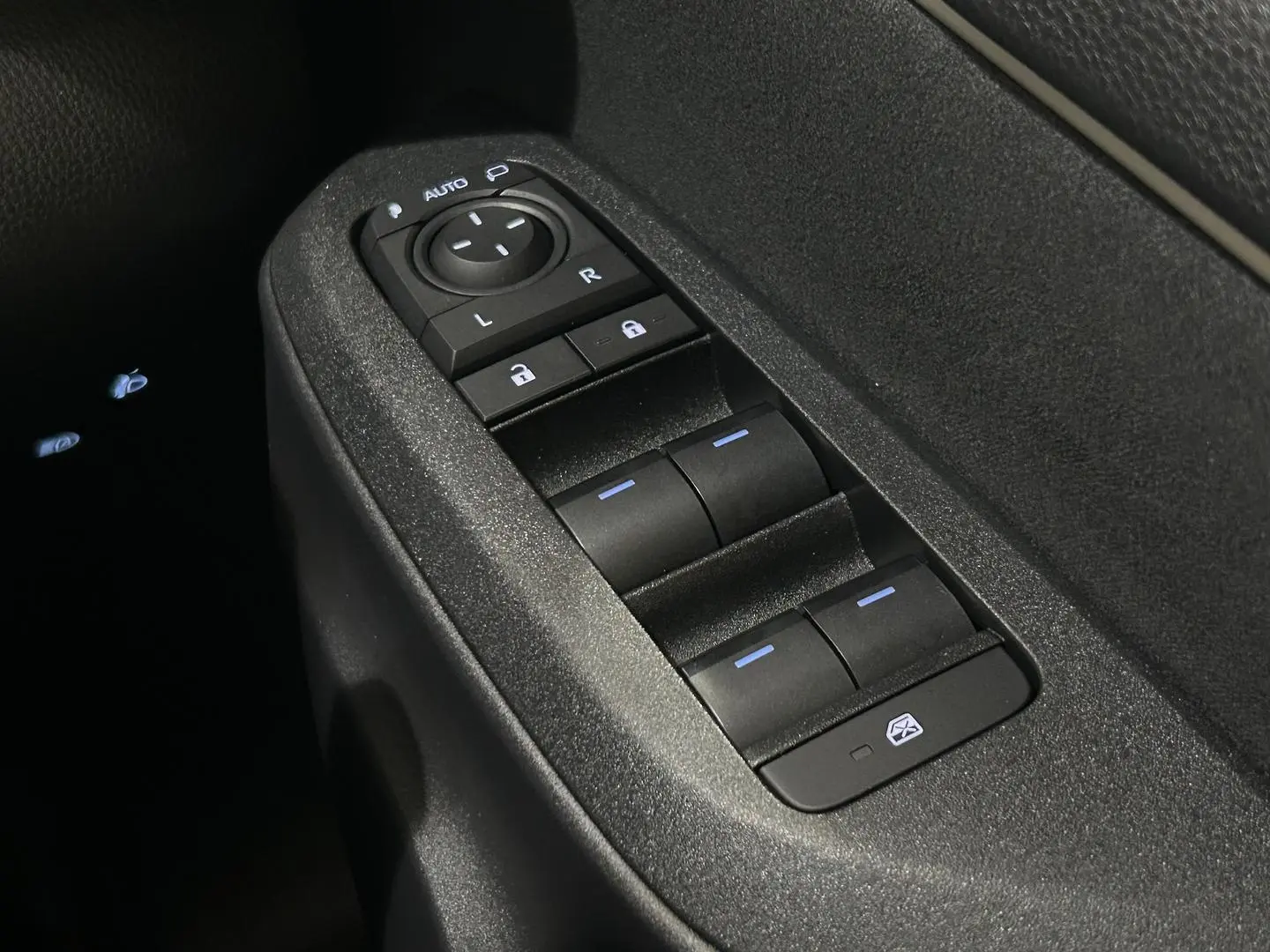 2024 Toyota Yaris Gallery Image 21