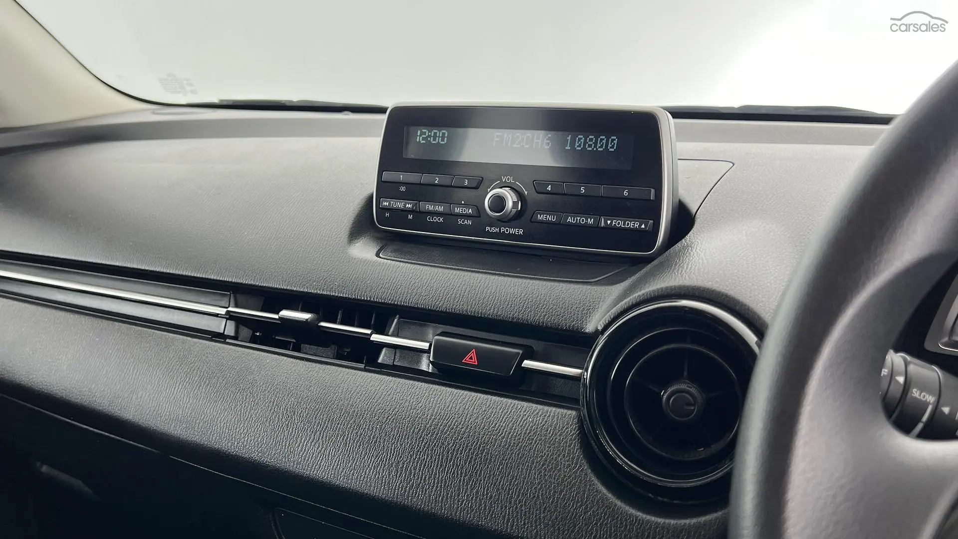 2015 Mazda 2 Image 15