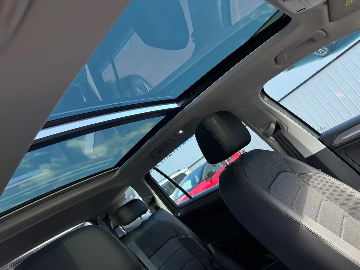 2023 Volkswagen Tiguan Gallery Image 14