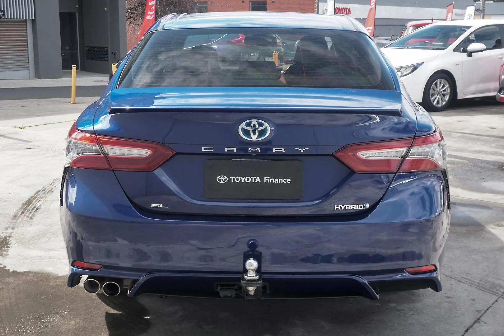 2018 Toyota Camry Gallery Image 2