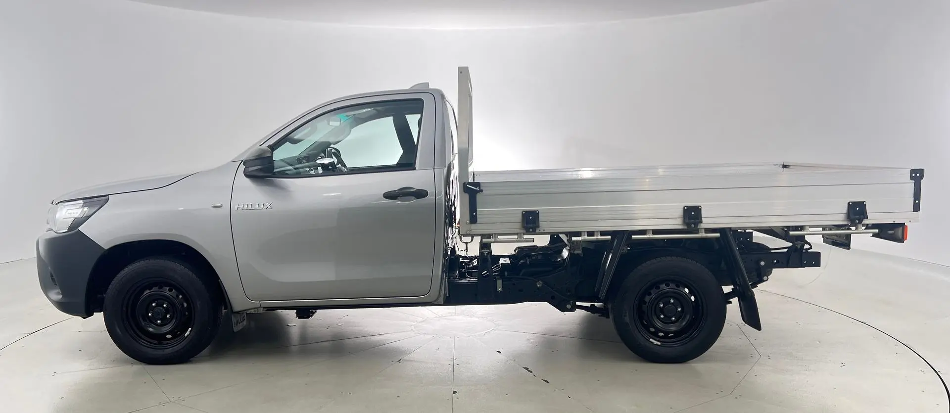 2022 Toyota Hilux Gallery Image 8