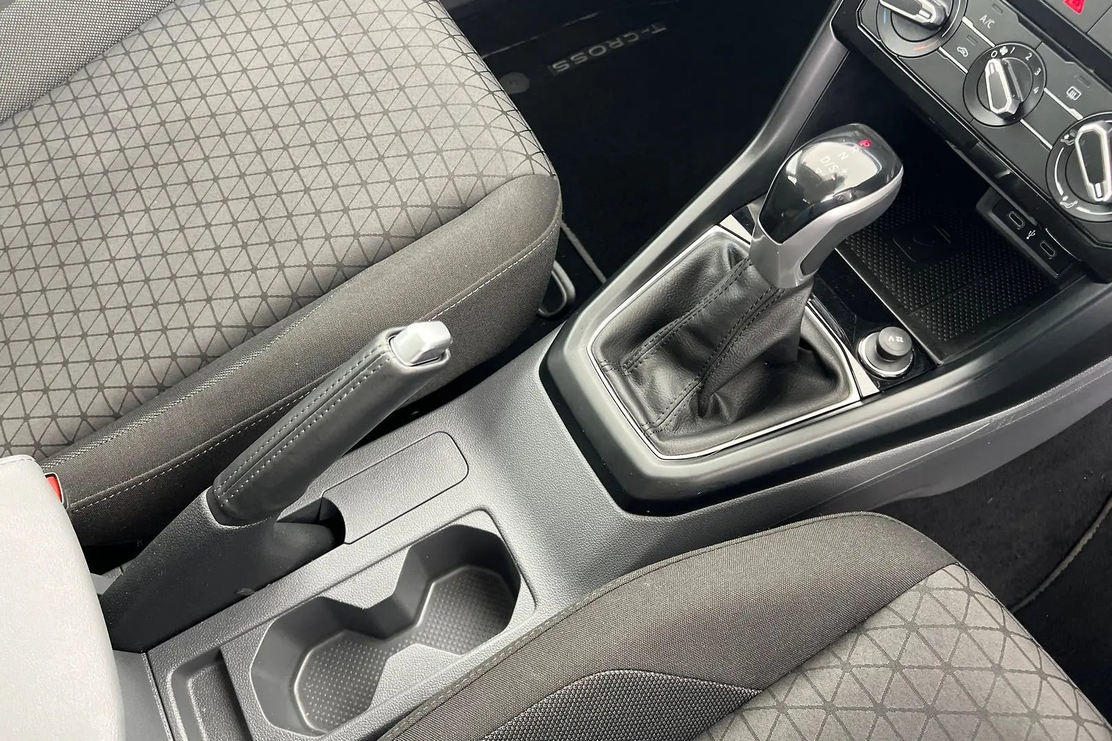 2021 Volkswagen T-Cross Gallery Image 22