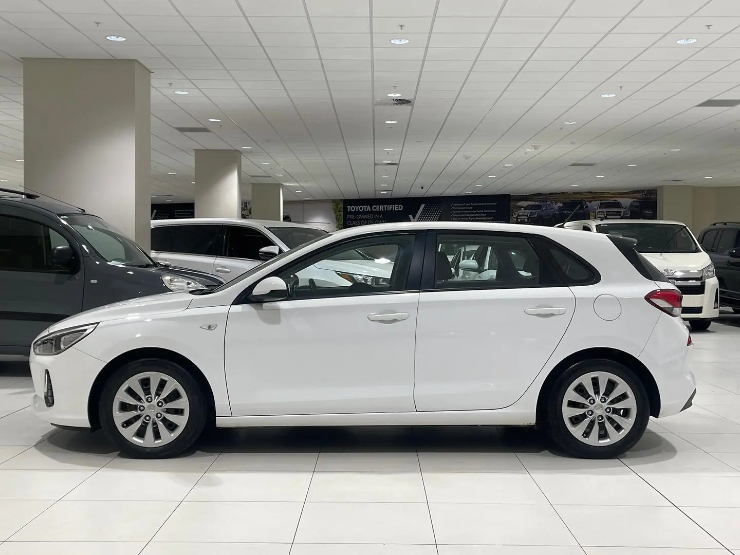 2020 Hyundai i30 Gallery Image 6