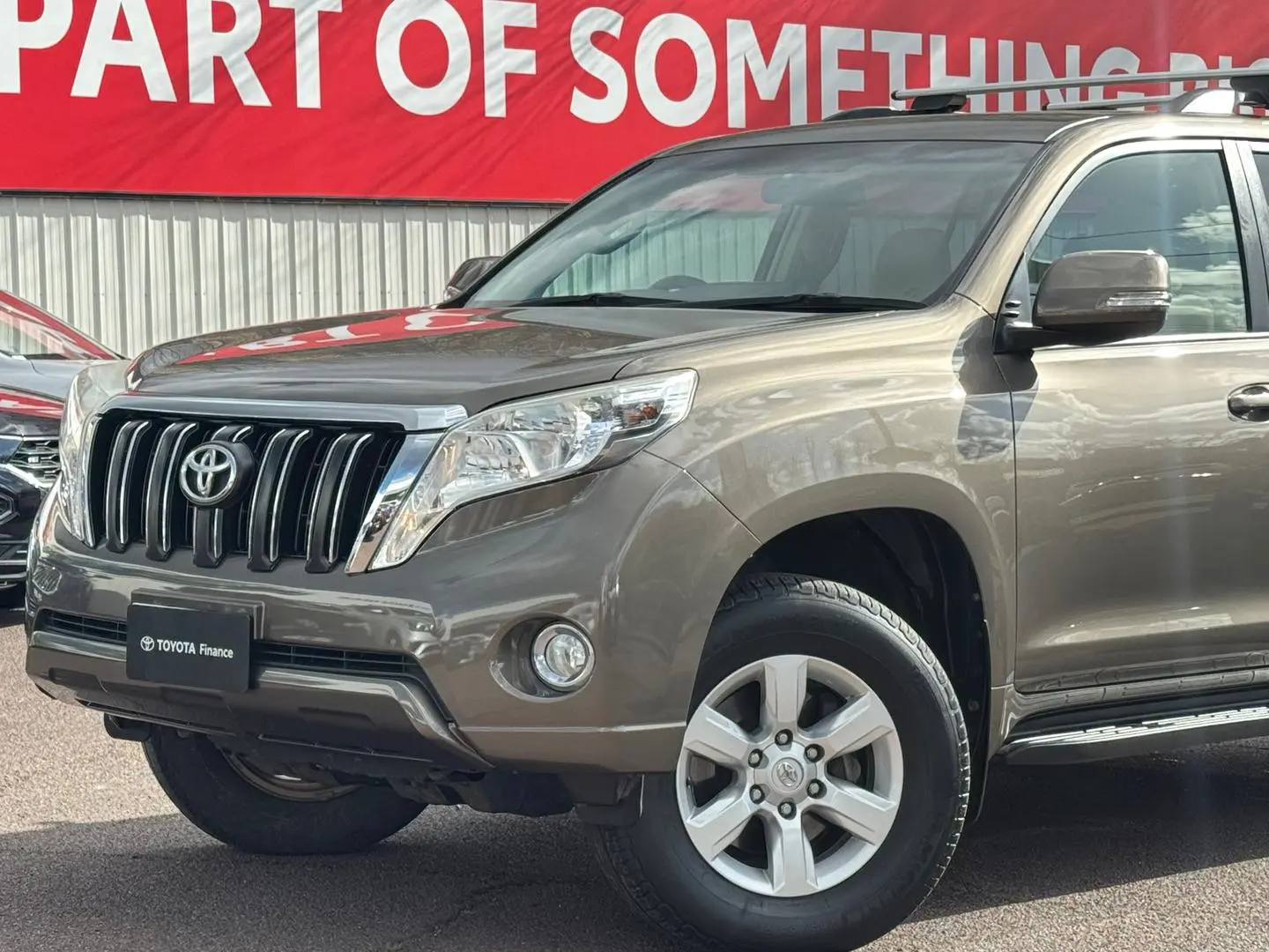 2014 Toyota Landcruiser Prado Gallery Image 11