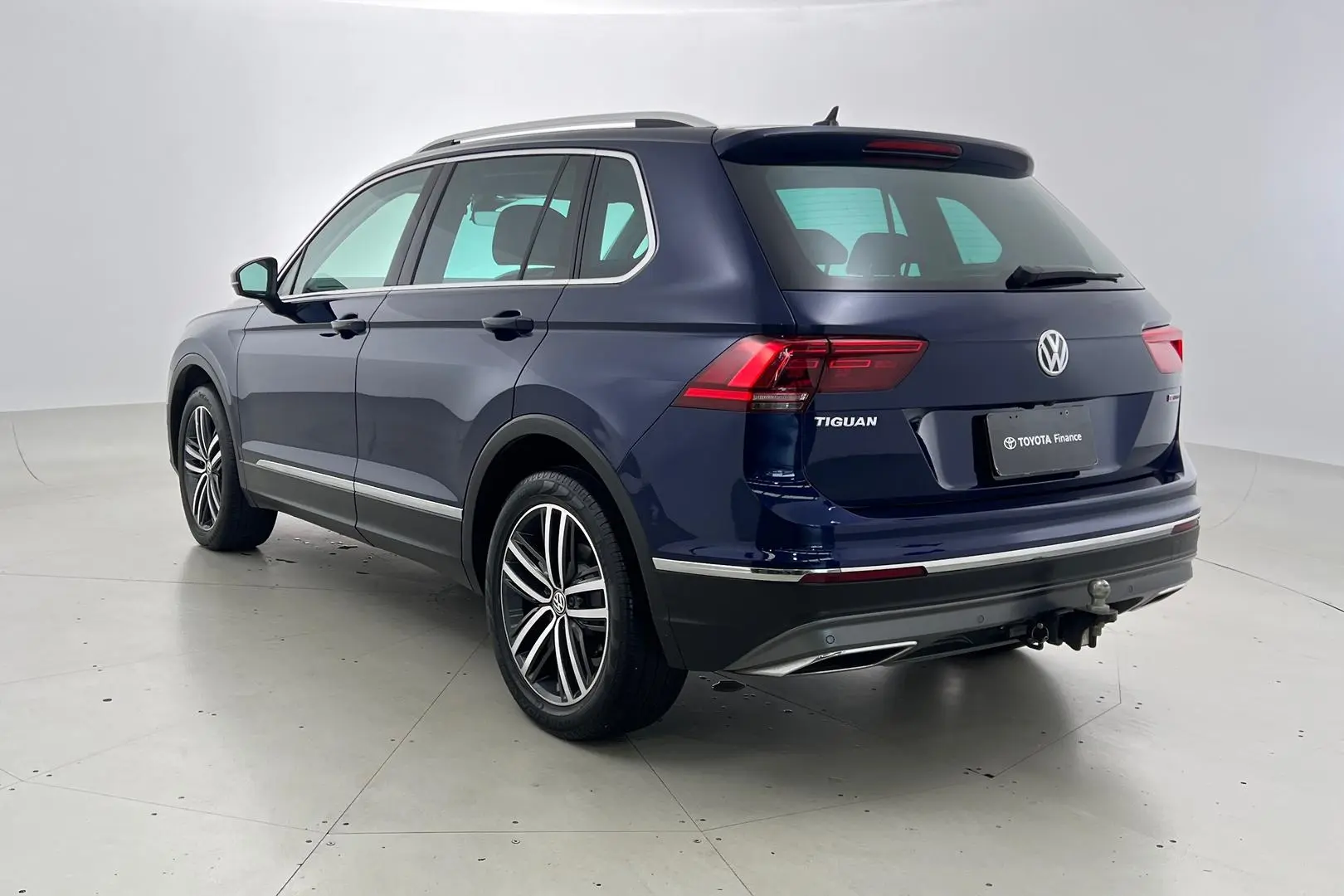 2019 Volkswagen Tiguan Gallery Image 9
