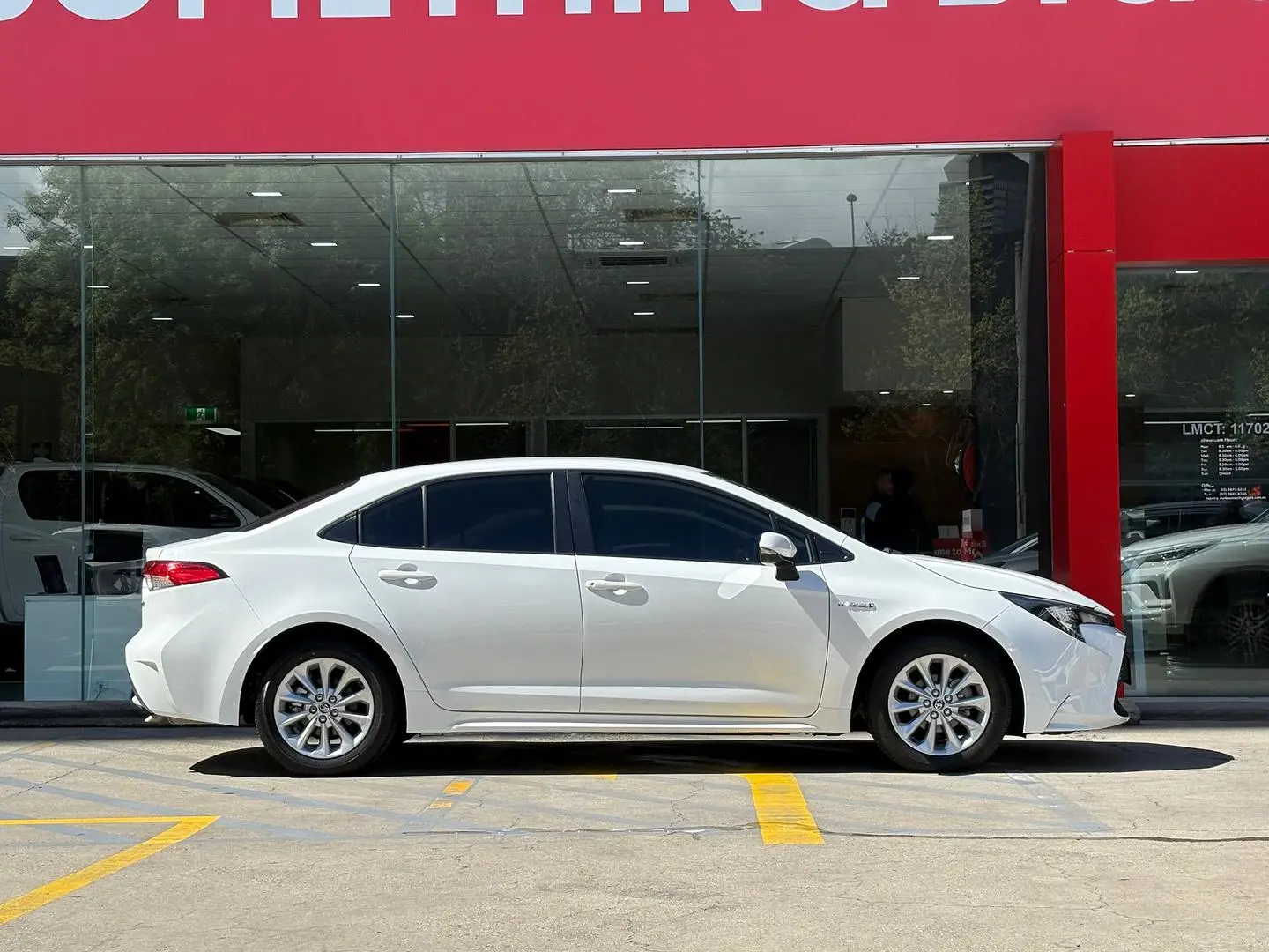 2021 Toyota Corolla Gallery Image 2