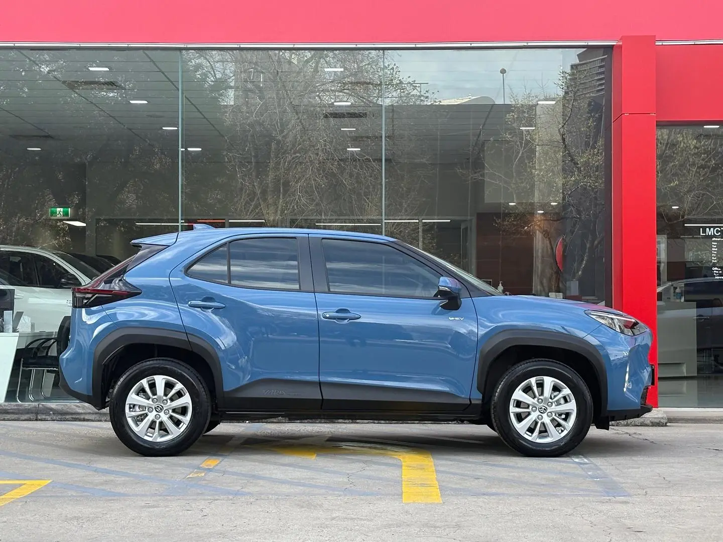 2025 Toyota Yaris Cross Gallery Image 2
