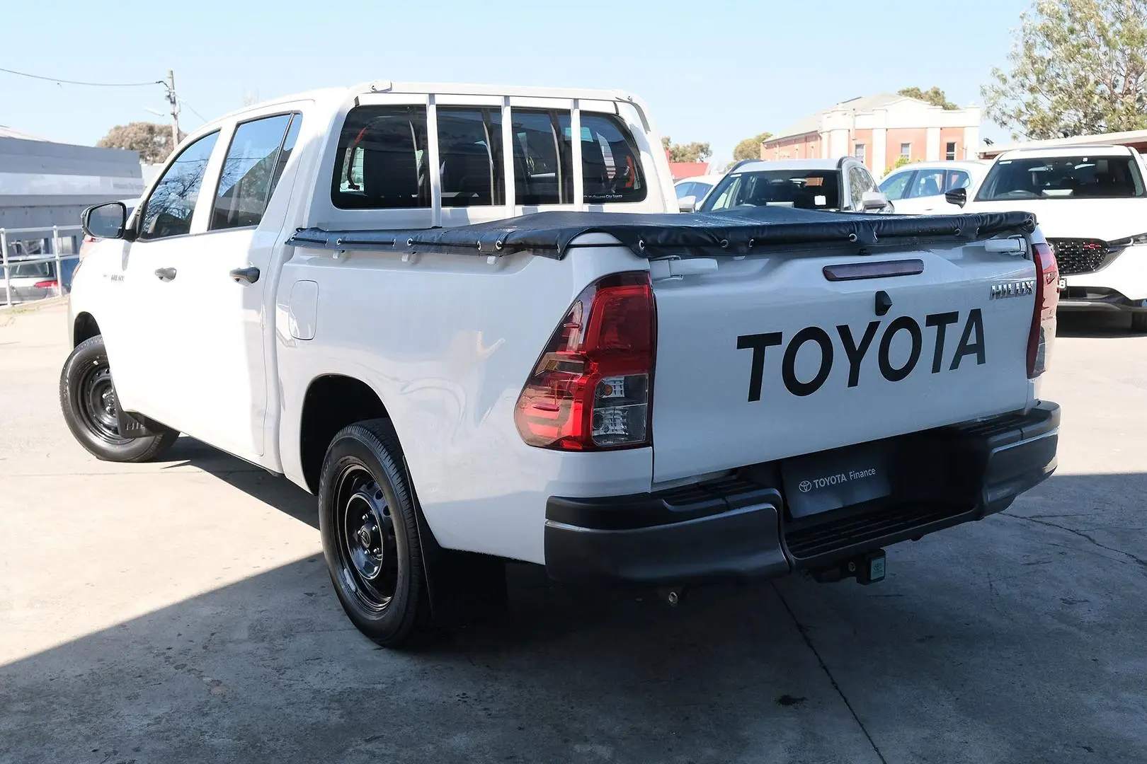 2017 Toyota Hilux Gallery Image 2