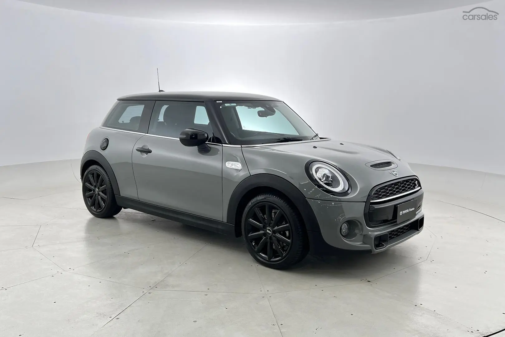 2020 MINI Hatch Image 1