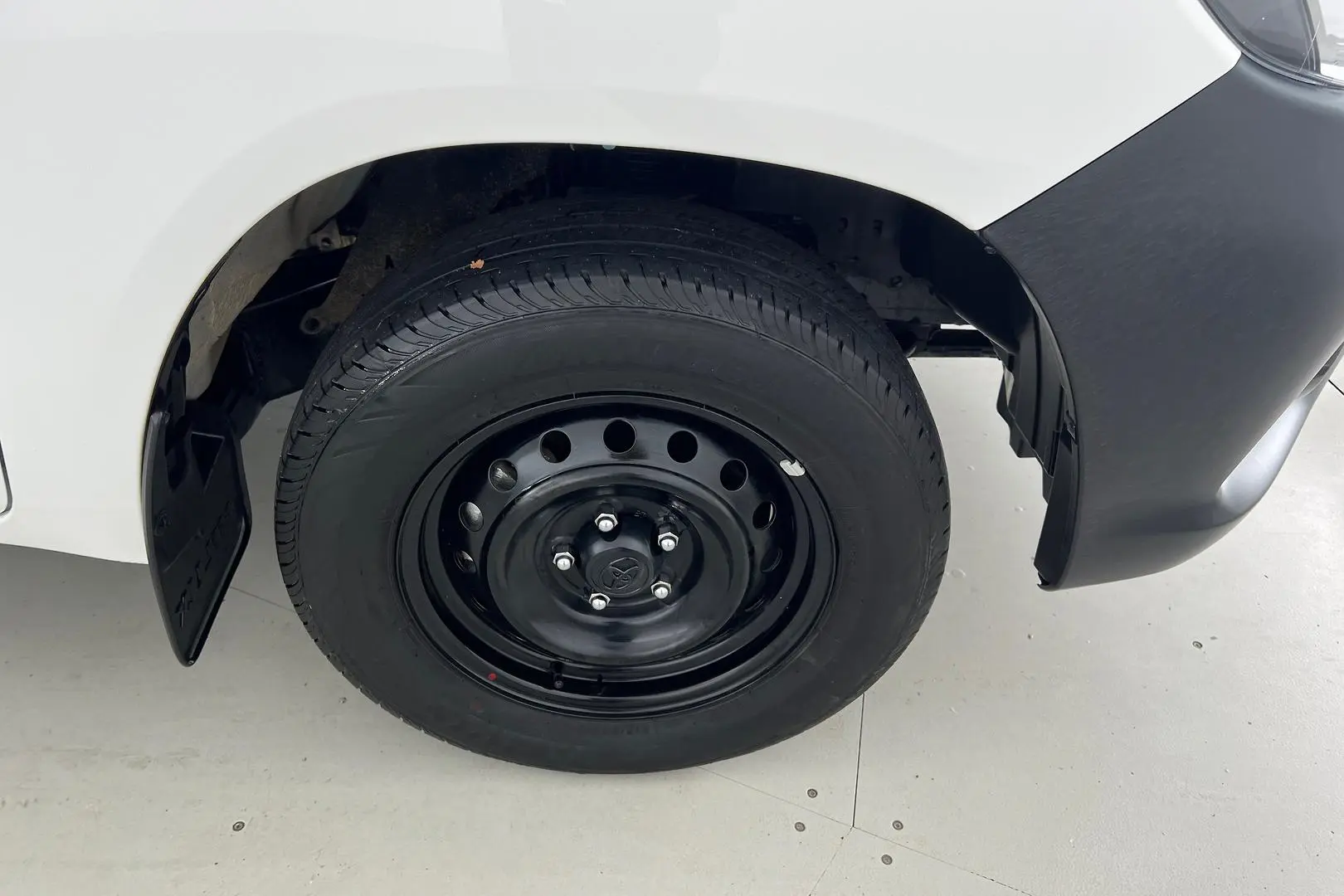 2023 Toyota Hilux Gallery Image 21