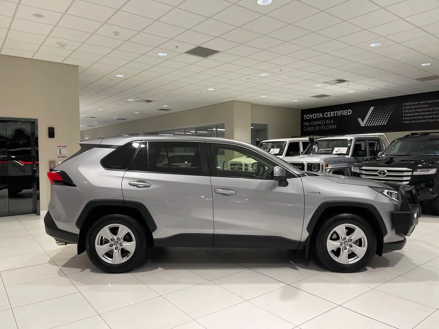 2021 Toyota RAV4 Image 2