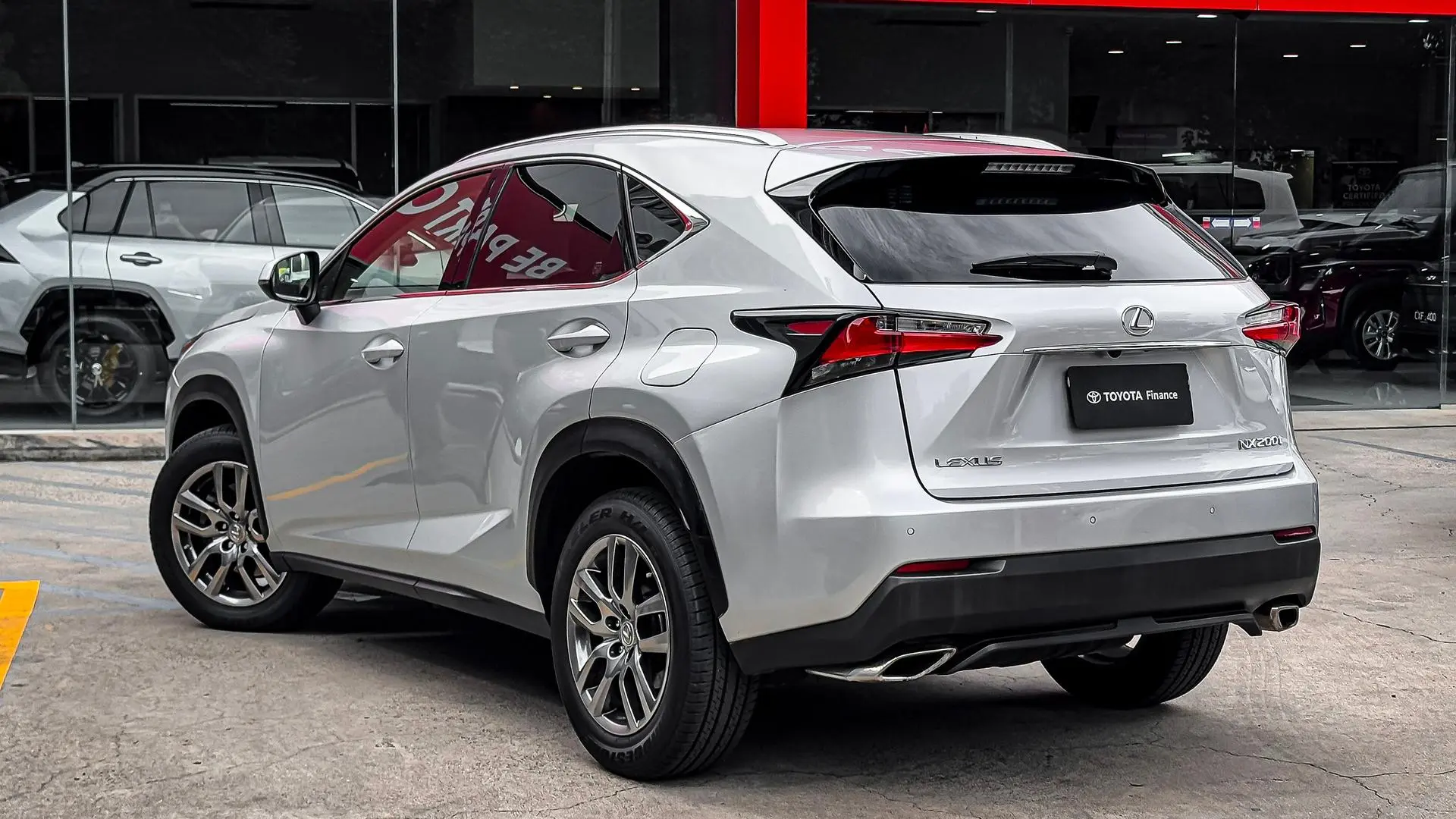 2015 Lexus Nx Gallery Image 2