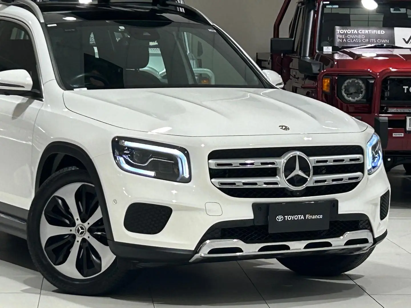 2020 Mercedes-Benz Glb-Class Gallery Image 3