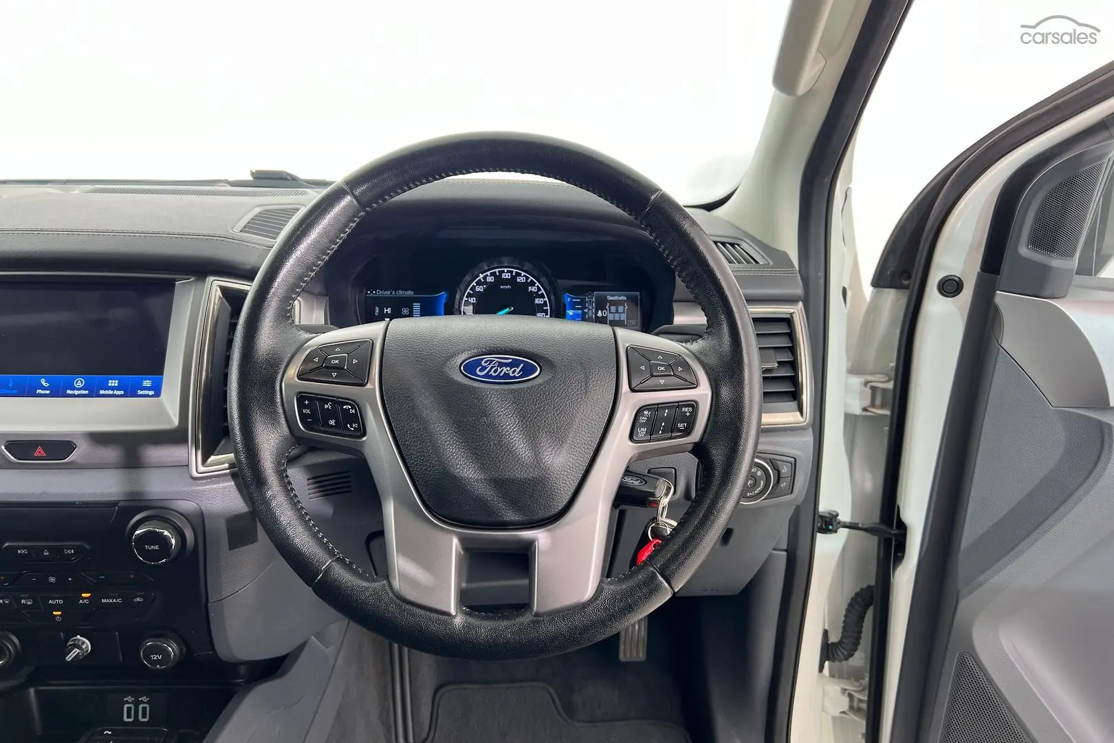 2016 Ford Everest Image 18