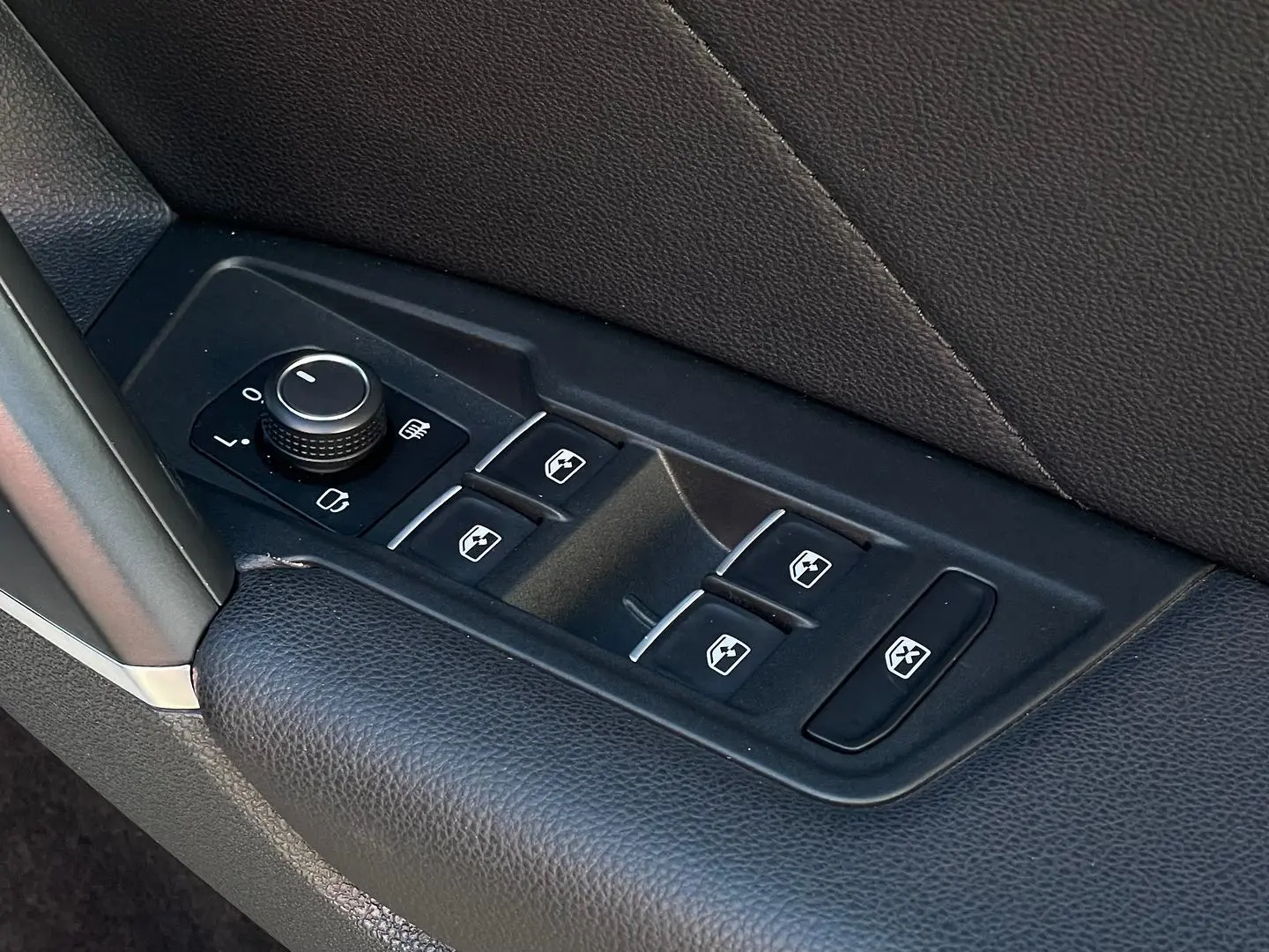 2018 Volkswagen Tiguan Gallery Image 16