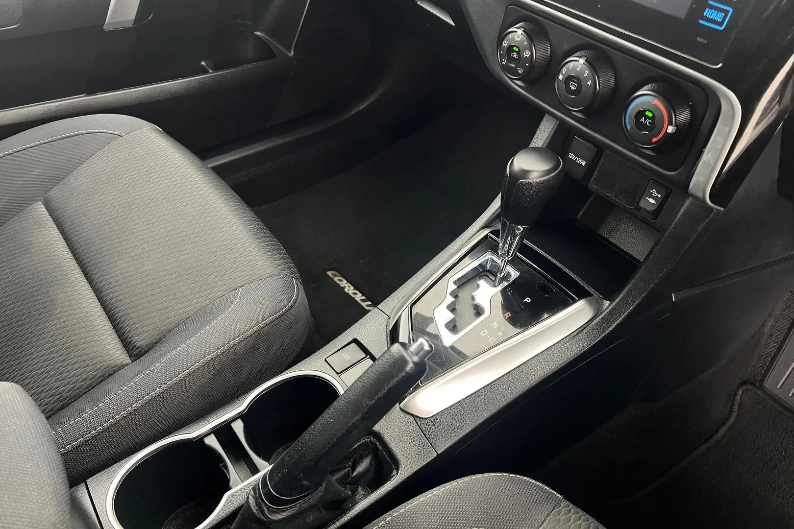 2018 Toyota Corolla Gallery Image 13