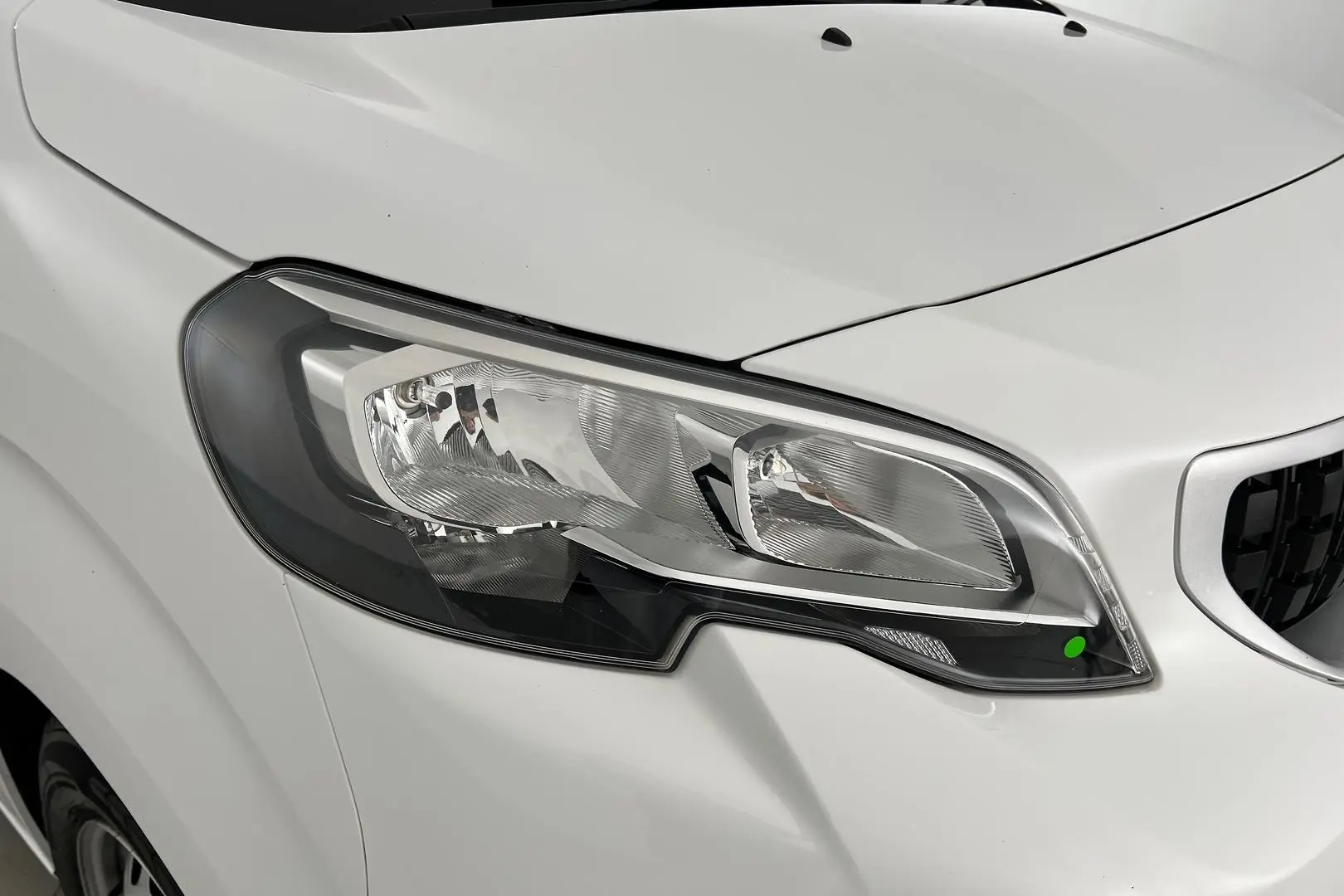 2020 Peugeot Expert Gallery Image 12