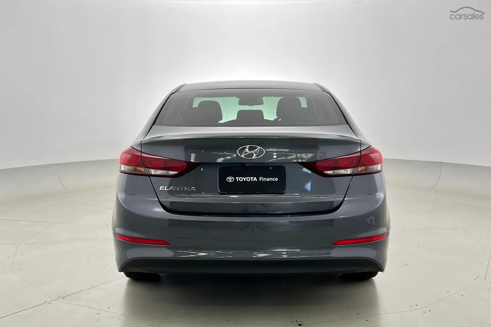 2017 Hyundai Elantra Image 5