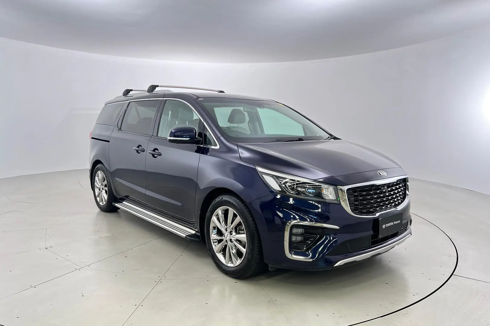 2019 Kia Carnival Gallery Image 1