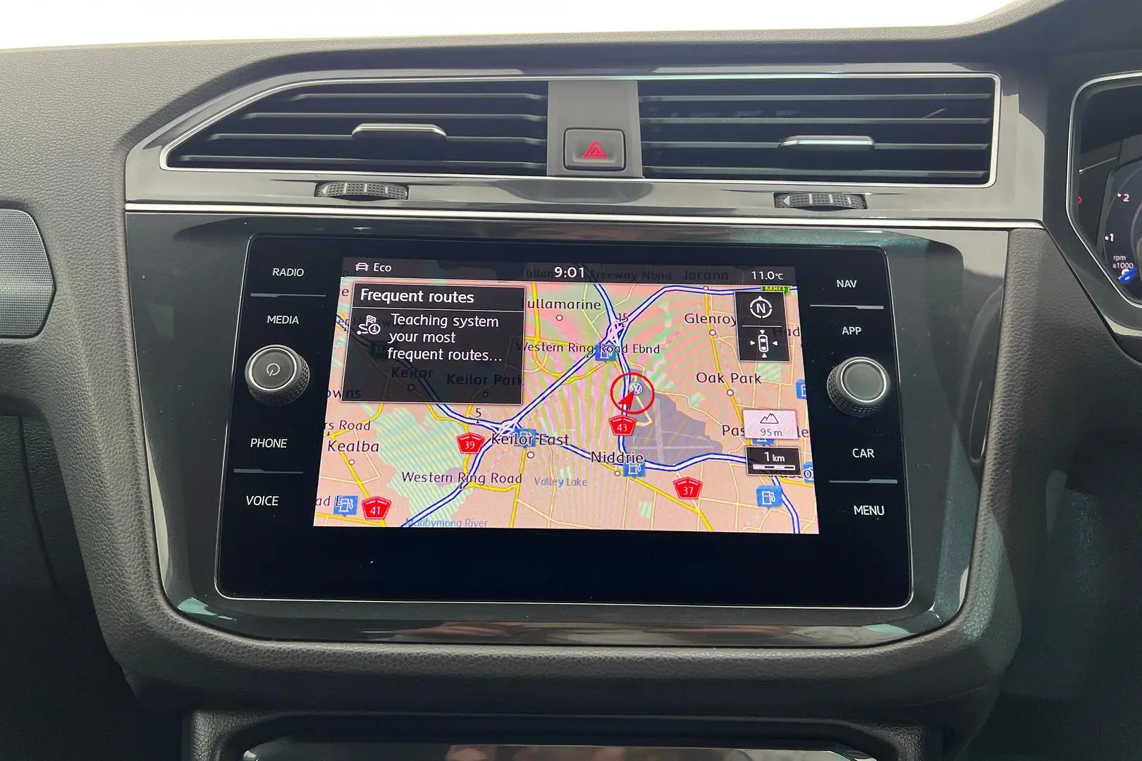 2019 Volkswagen Tiguan Gallery Image 17