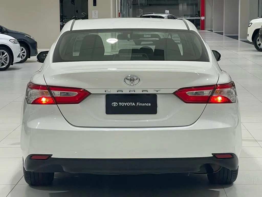 2018 Toyota Camry Gallery Image 9