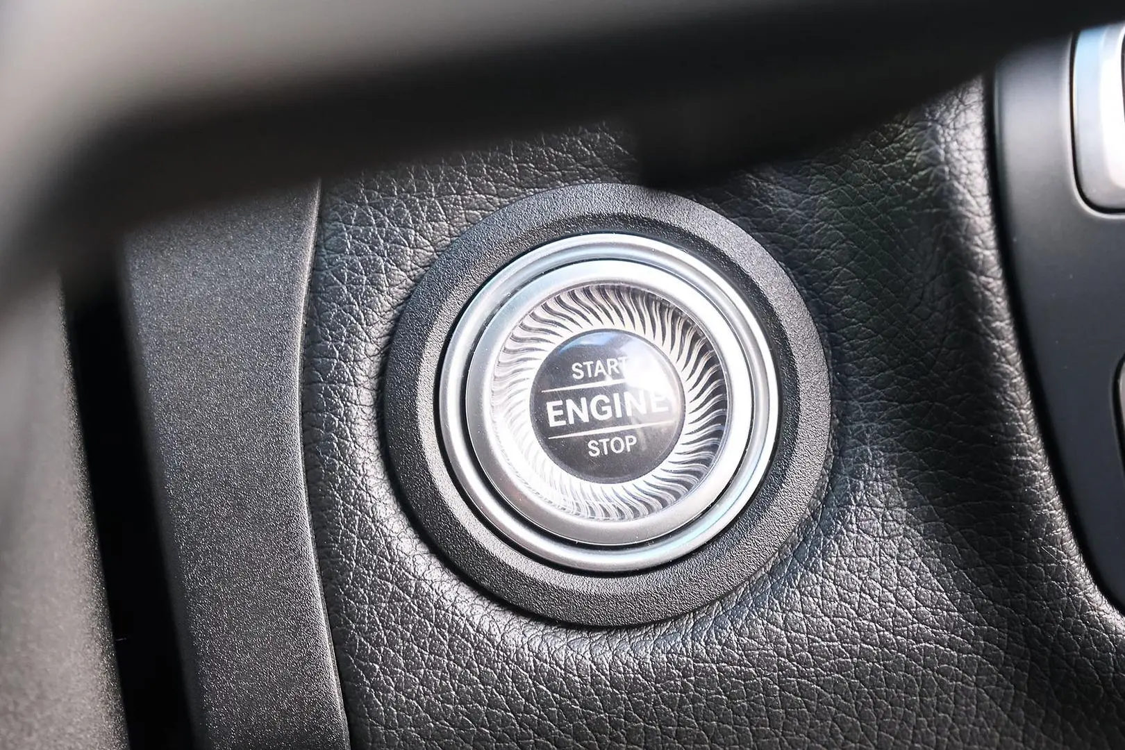 2021 Mercedes-Benz C-Class Gallery Image 20