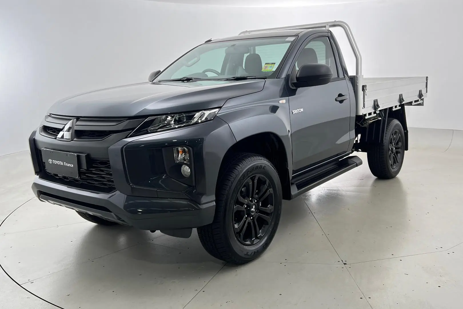 2023 Mitsubishi Triton Gallery Image 9