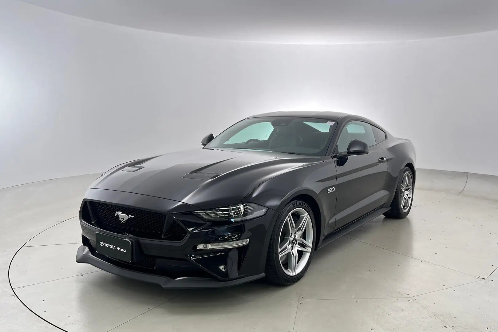 2018 Ford Mustang Gallery Image 8