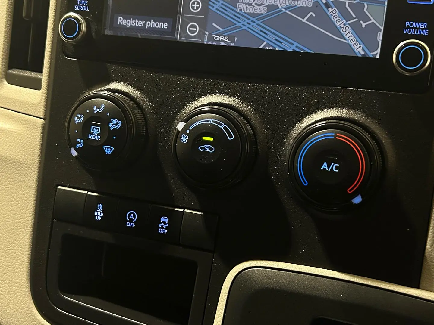 2022 Toyota Hiace Gallery Image 19