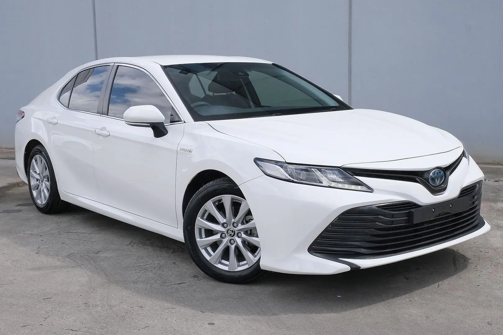 2020 Toyota Camry Gallery Image 1