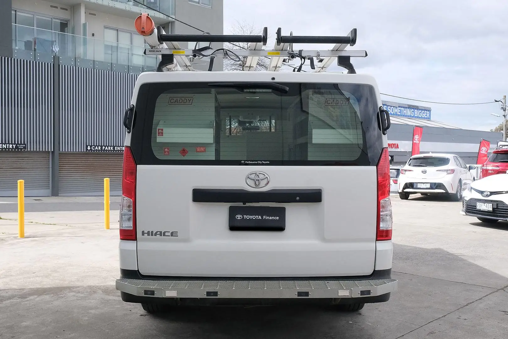2021 Toyota Hiace Gallery Image 4