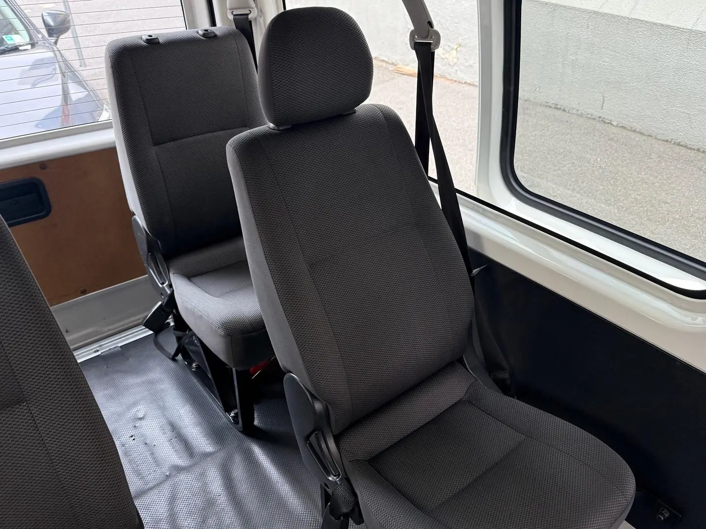 2019 Toyota Hiace Gallery Image 18