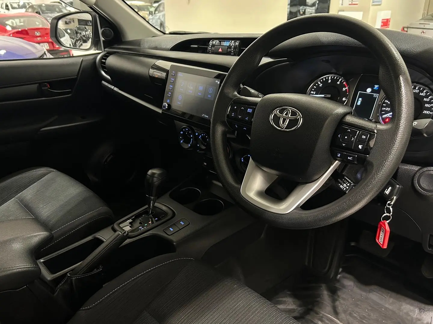 2022 Toyota Hilux Gallery Image 13