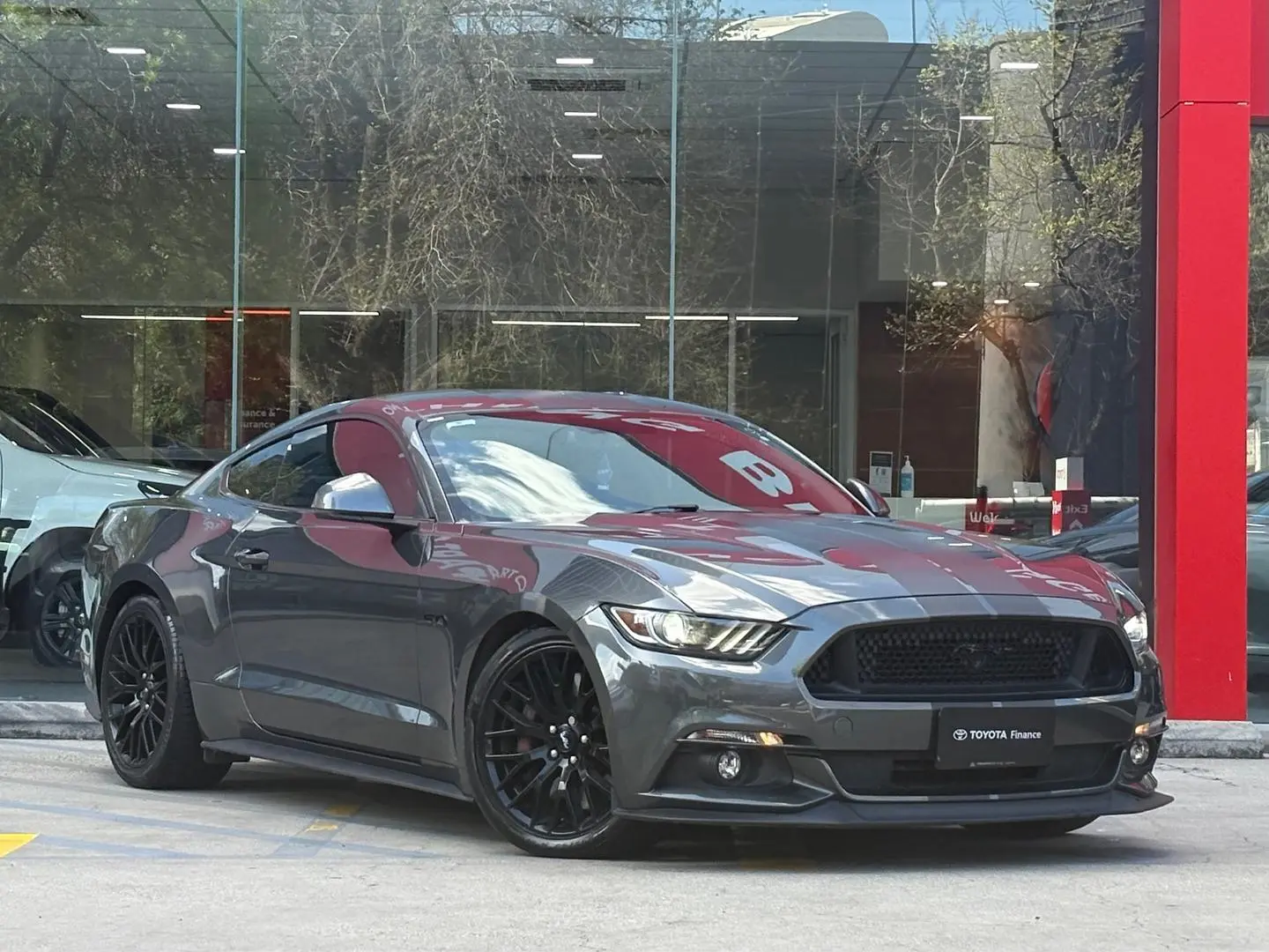 2017 Ford Mustang Gallery Image 1