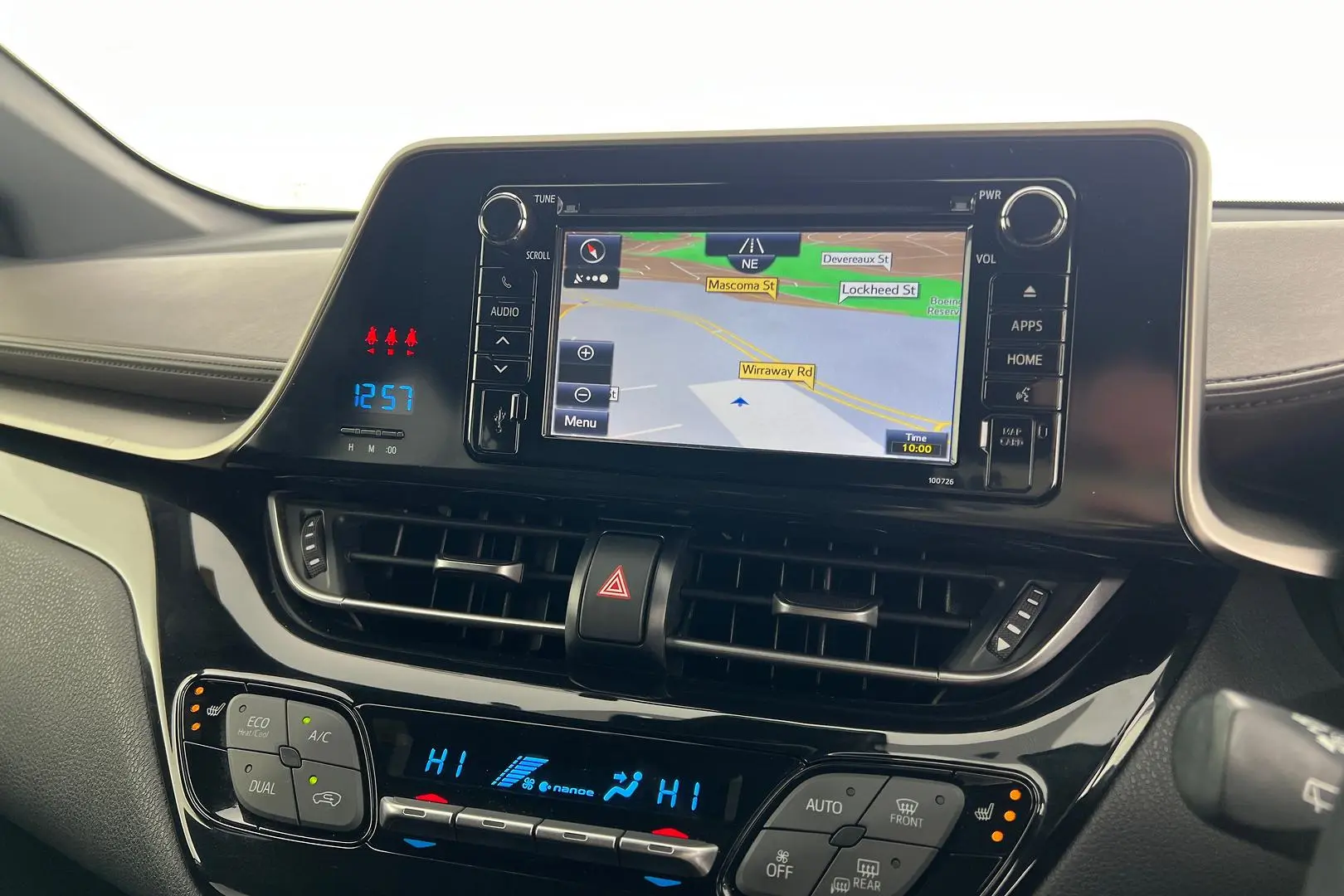 2018 Toyota C-HR Gallery Image 14