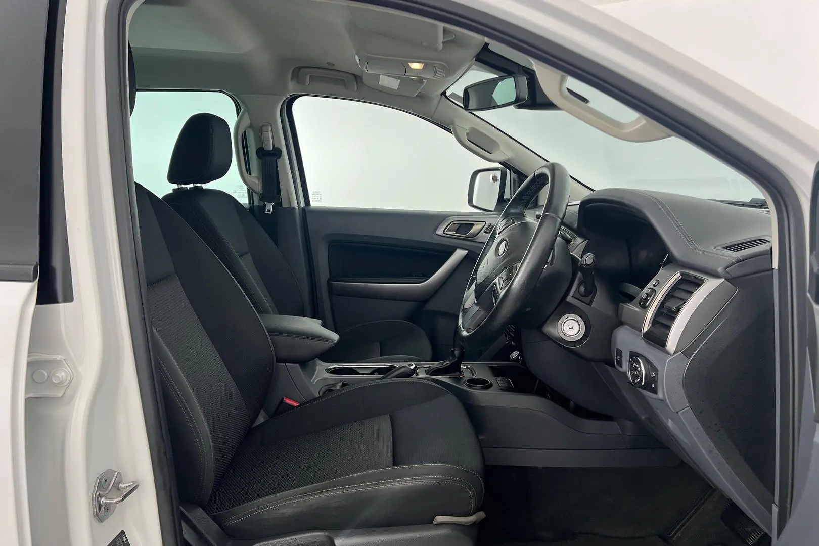 2018 Ford Everest Gallery Image 14