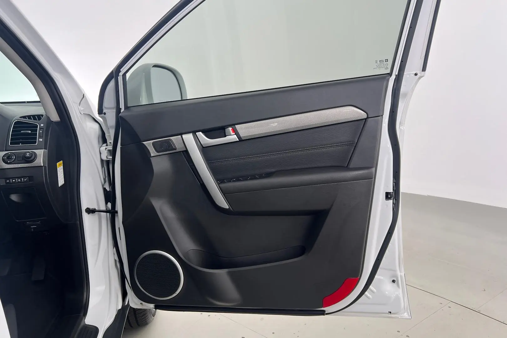 2017 Holden Captiva Gallery Image 15