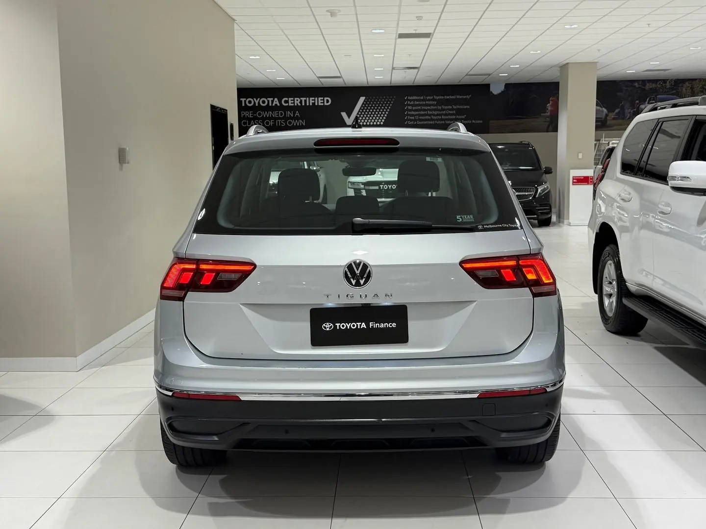 2023 Volkswagen Tiguan Gallery Image 9