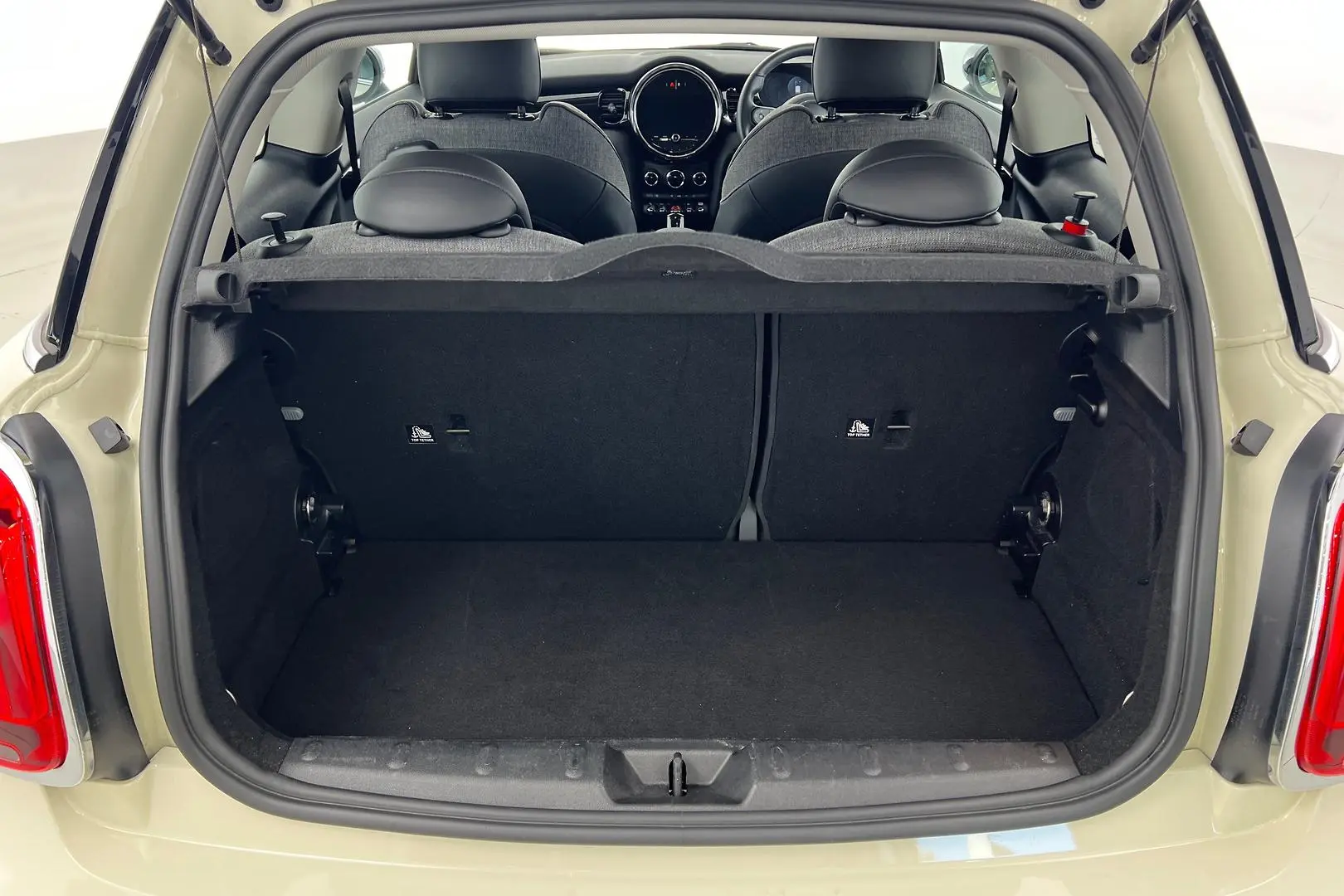 2021 MINI Hatch Gallery Image 23