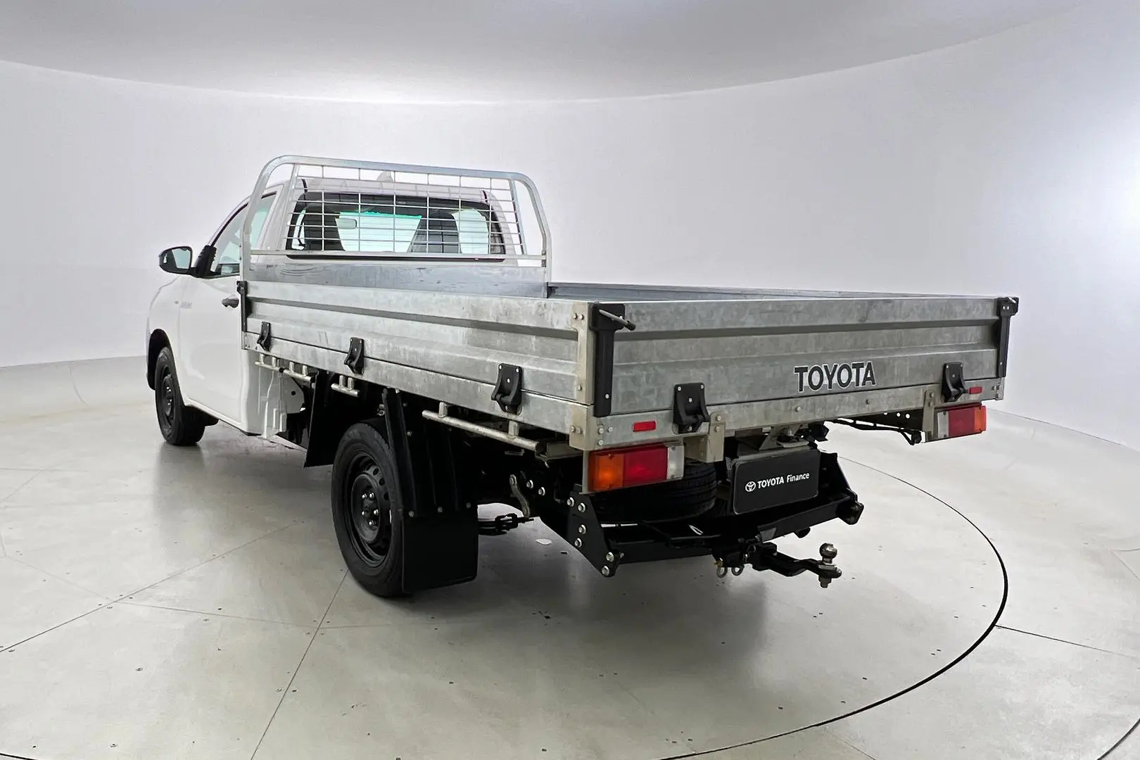 2022 Toyota Hilux Gallery Image 2