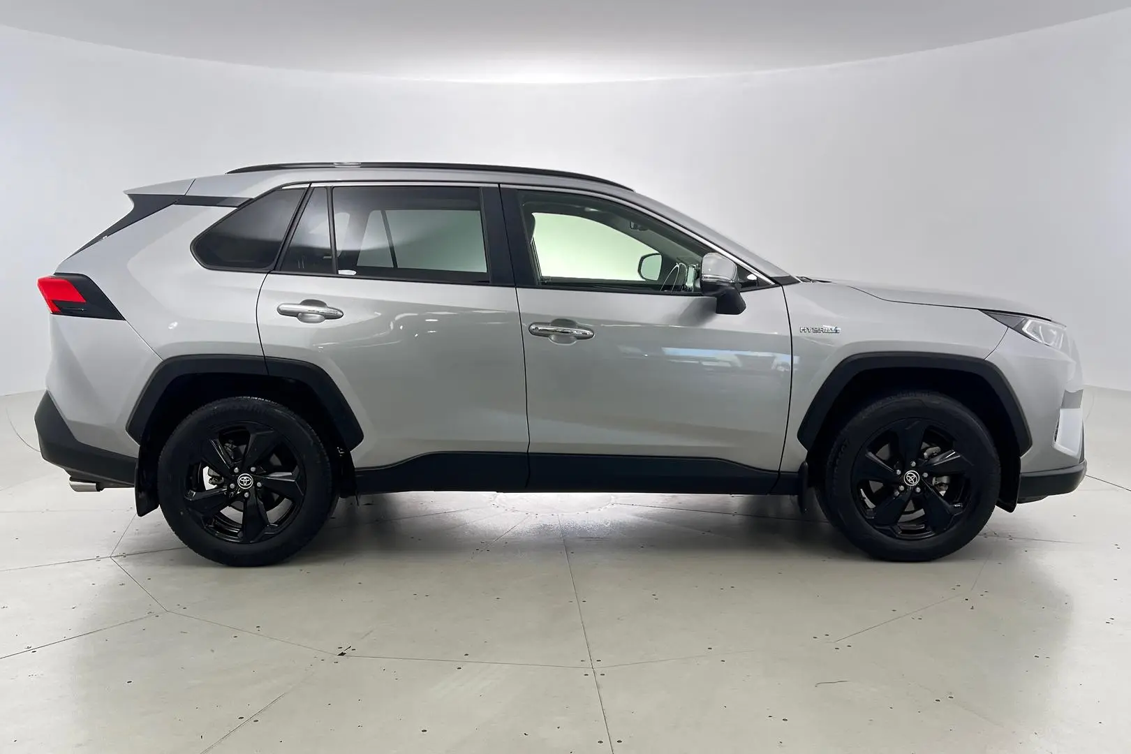 2021 Toyota RAV4 Gallery Image 5
