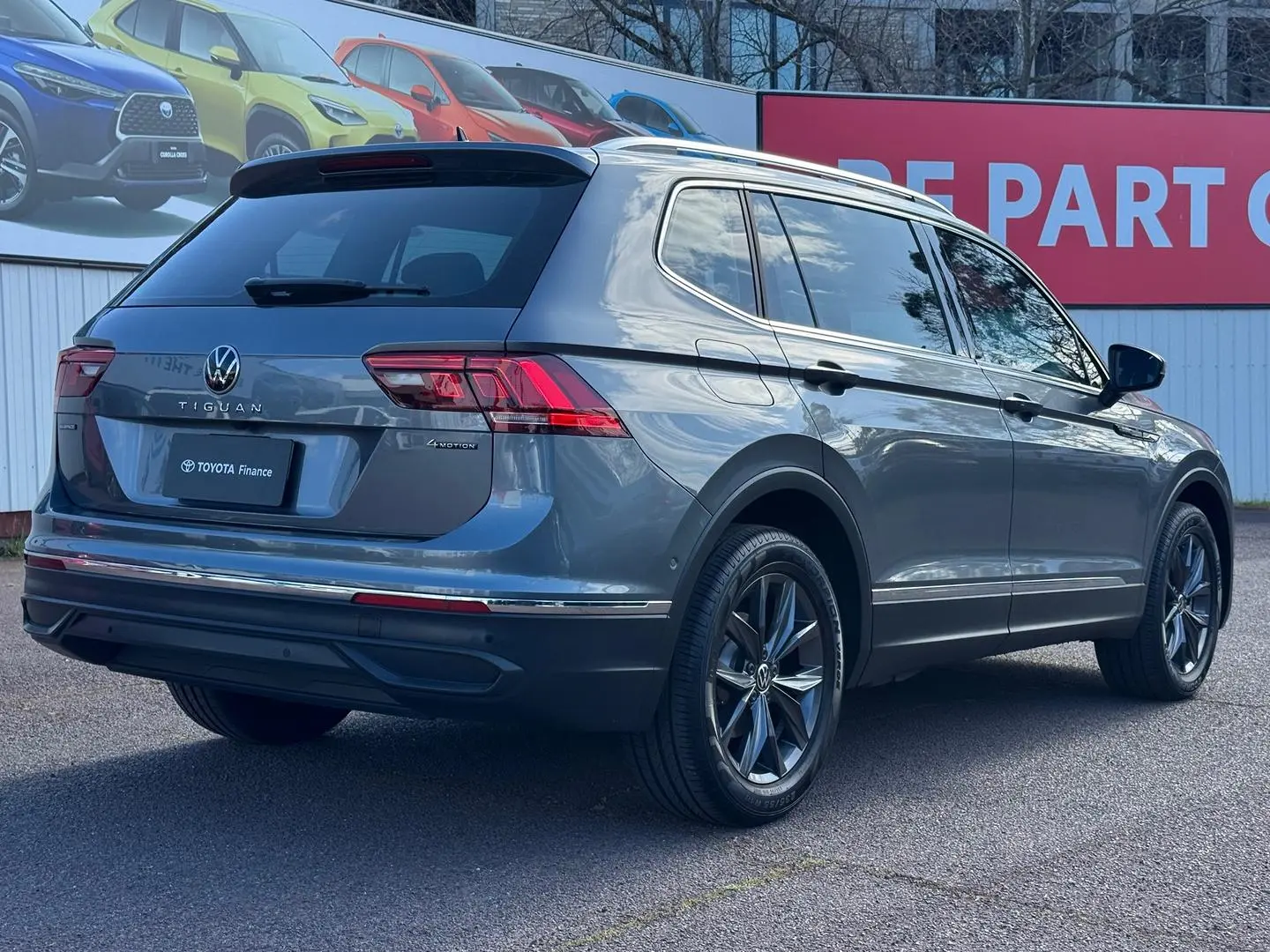 2023 Volkswagen Tiguan Gallery Image 4