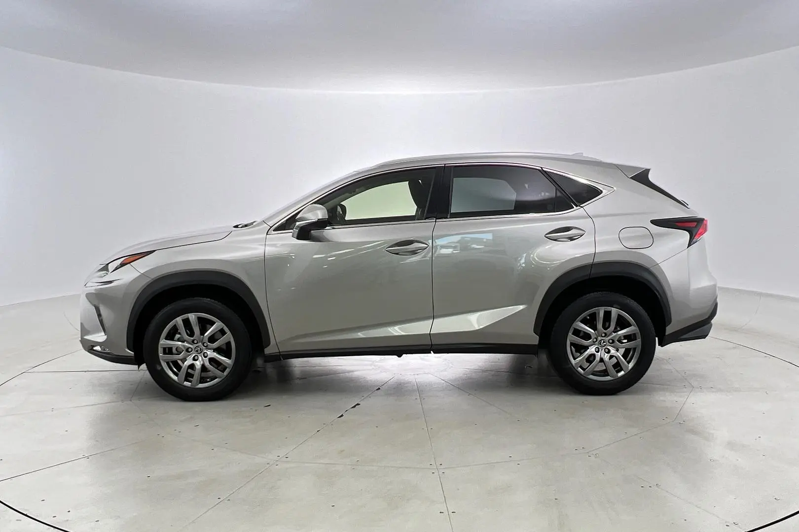 2021 Lexus Nx Gallery Image 7