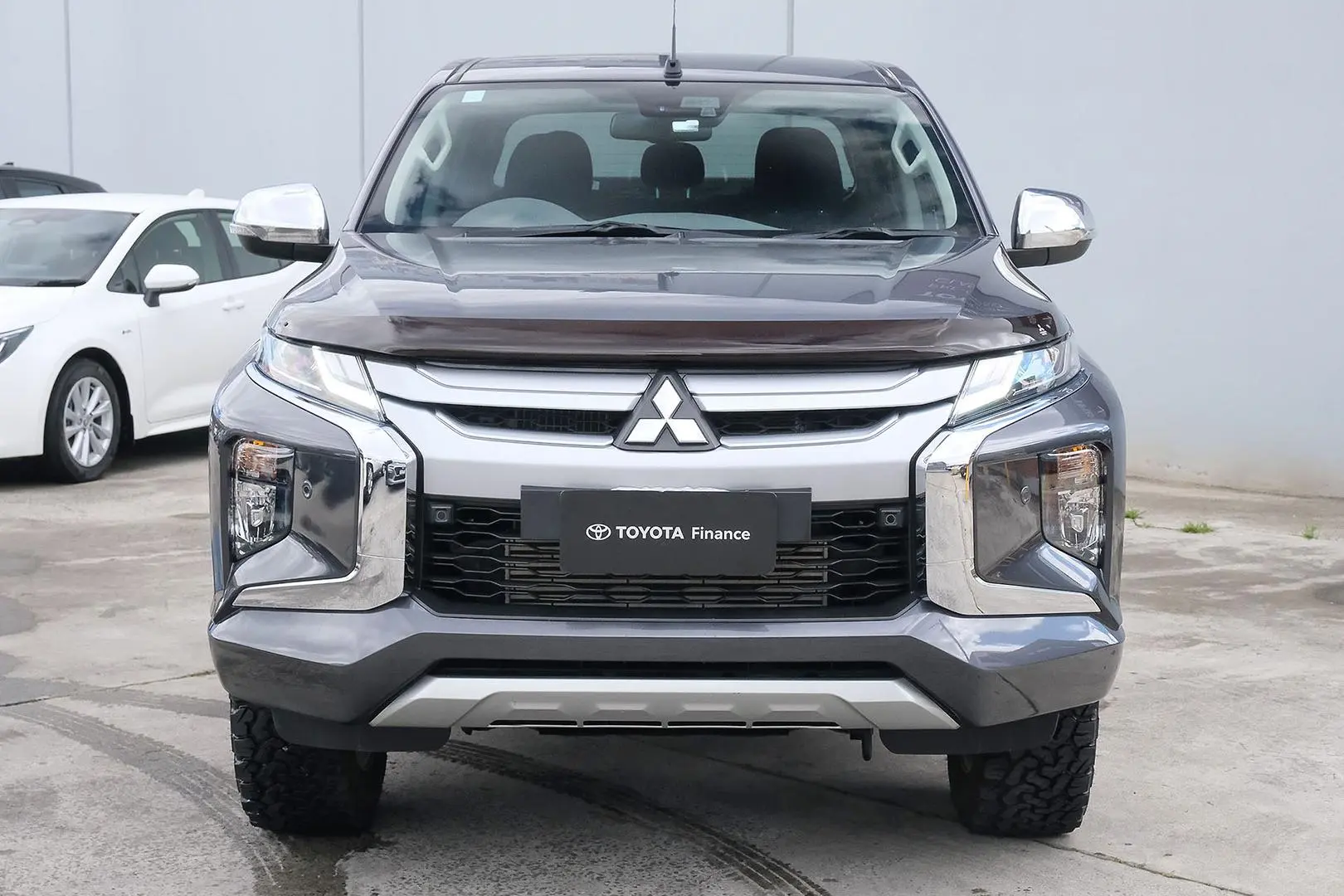 2022 Mitsubishi Triton Gallery Image 3