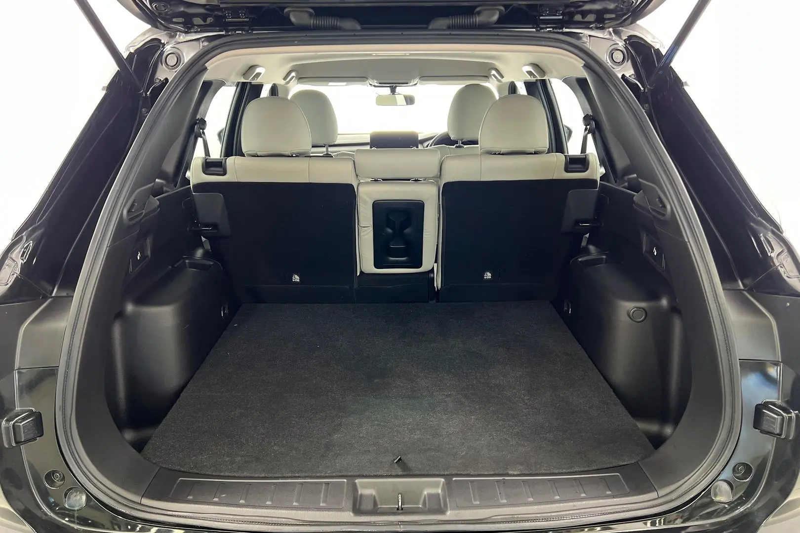 2022 Mitsubishi Outlander Gallery Image 19